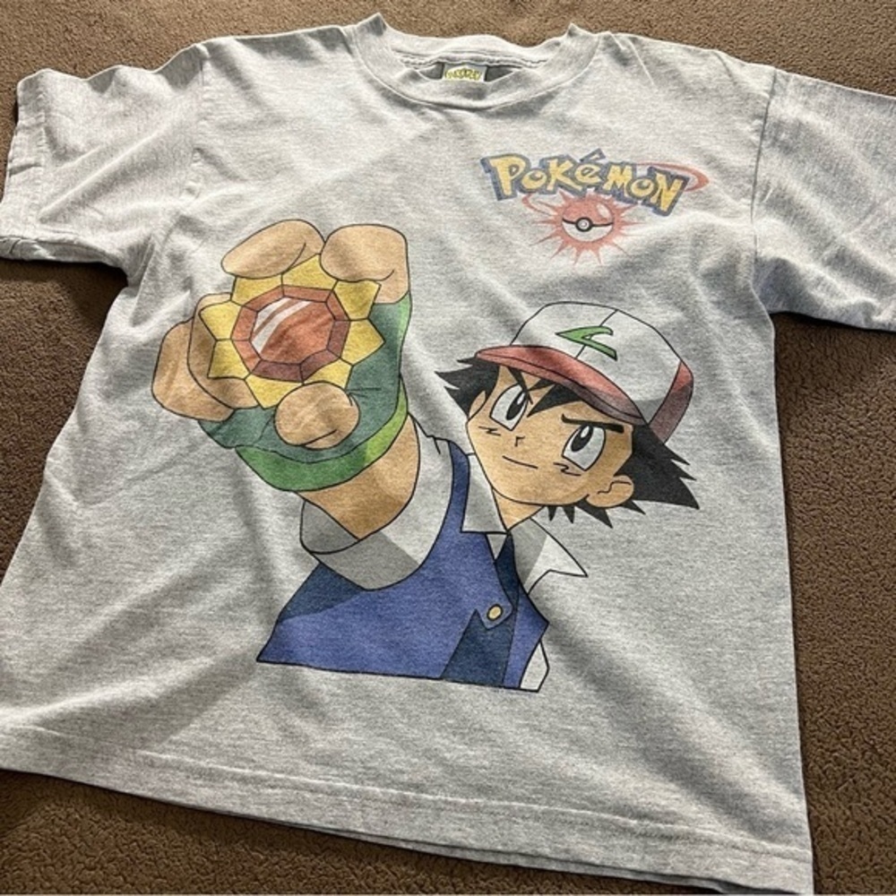 VINTAGE 1999 POKÉMON ASH KETCHUM THUNDER BADGE ANIME 90’S SMALL T-SHIRT